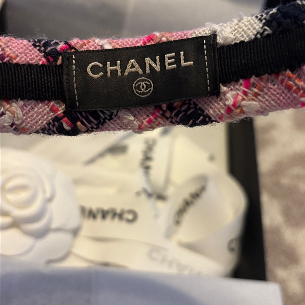 Chanel pink/black plaid headband - Picture 3 of 6